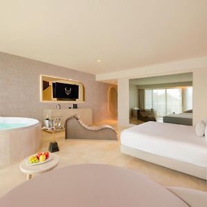 Seductive Pool View Jacuzzi Suite The Eden Section